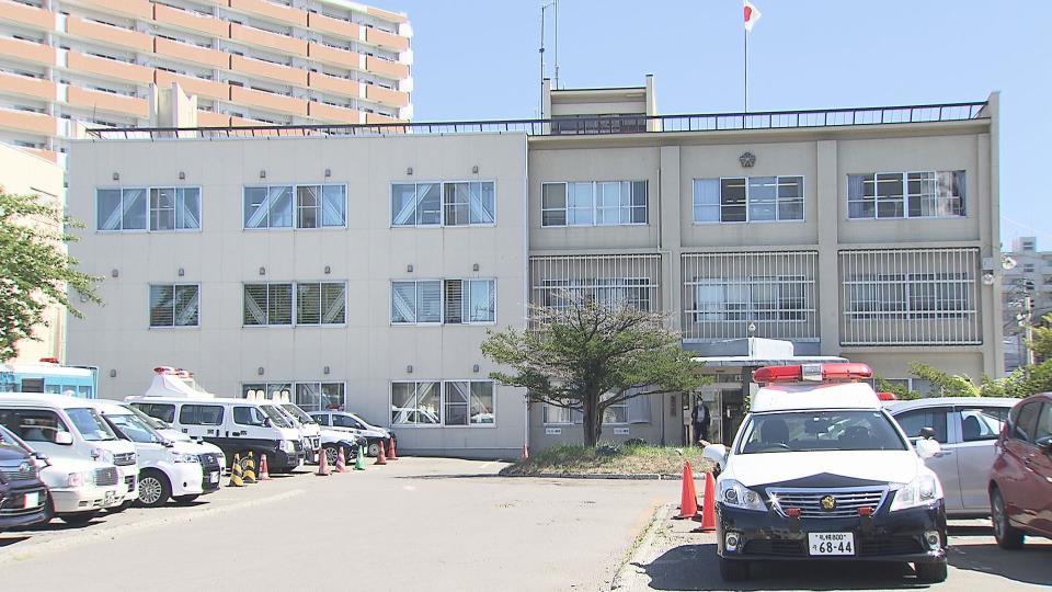 傷害容疑で35歳の男を逮捕、取り調べている札幌白石警察署