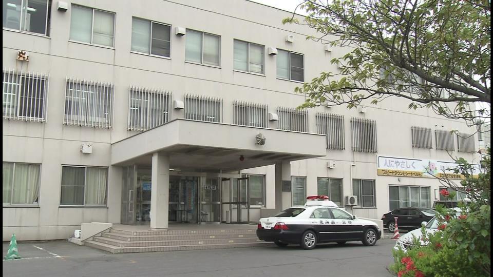 窃盗の疑いで逮捕した29歳男を取り調べている札幌北警察署