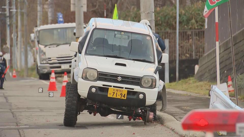 タイヤが外れ、当時4歳の女の子に直撃した軽乗用車（2023年11月　札幌市西区）