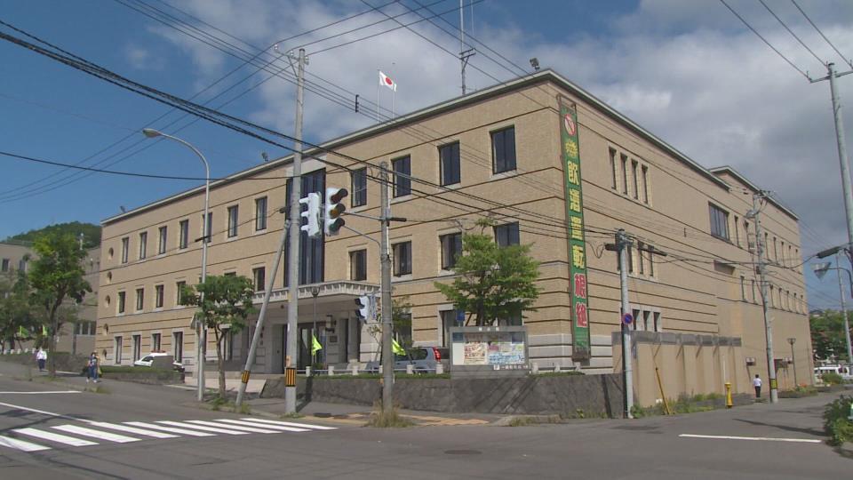 建造物侵入容疑で自称55歳の男を逮捕した小樽警察署