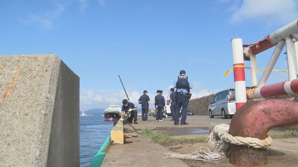 男性の遺体が見つかった現場（31日午前　北海道函館港）