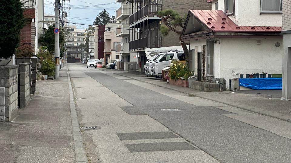 強盗傷害事件があった現場（15日午後　札幌市豊平区美園４条２丁目）