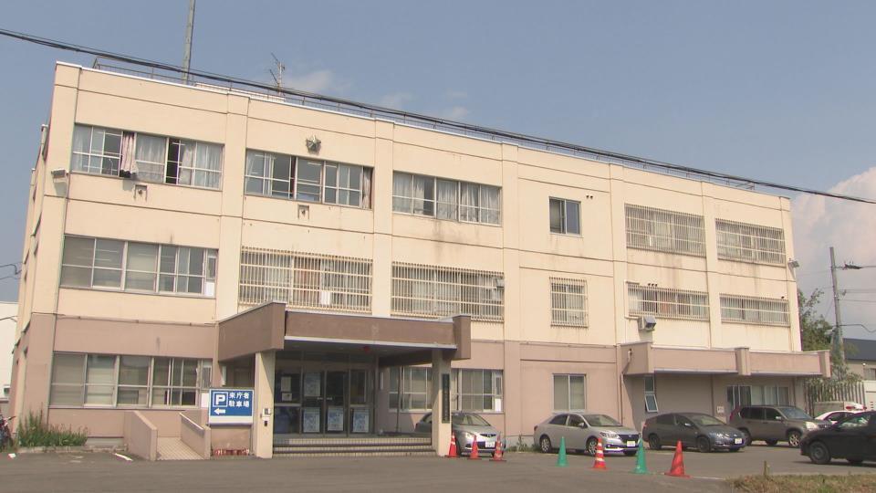 佐藤容疑者を逮捕、調べをすすめている江別警察署