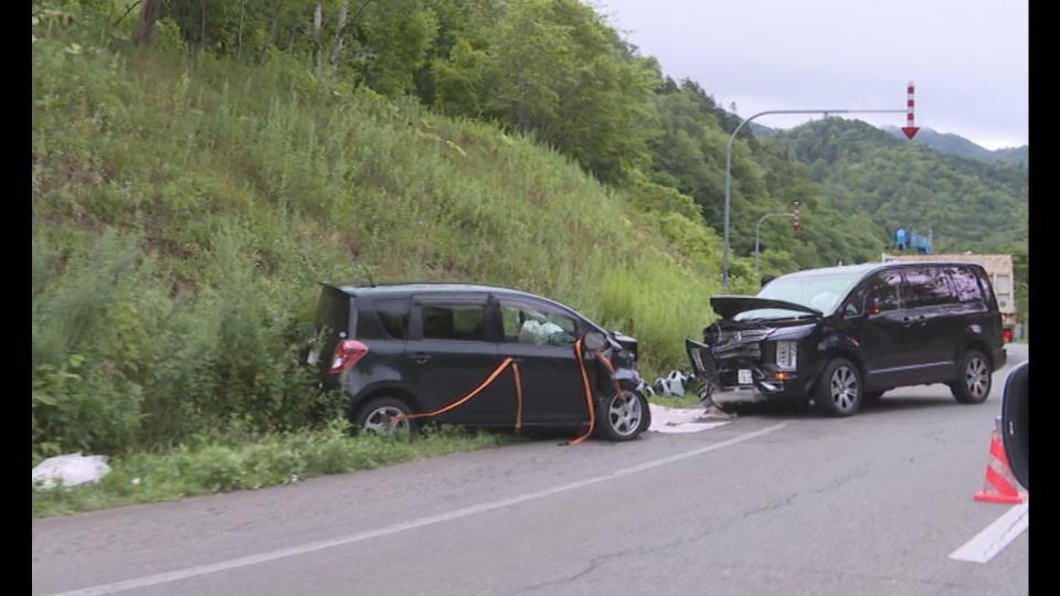 この正面衝突事故で、４人が病院へ搬送（14日午後・北海道芦別市）国道452号線