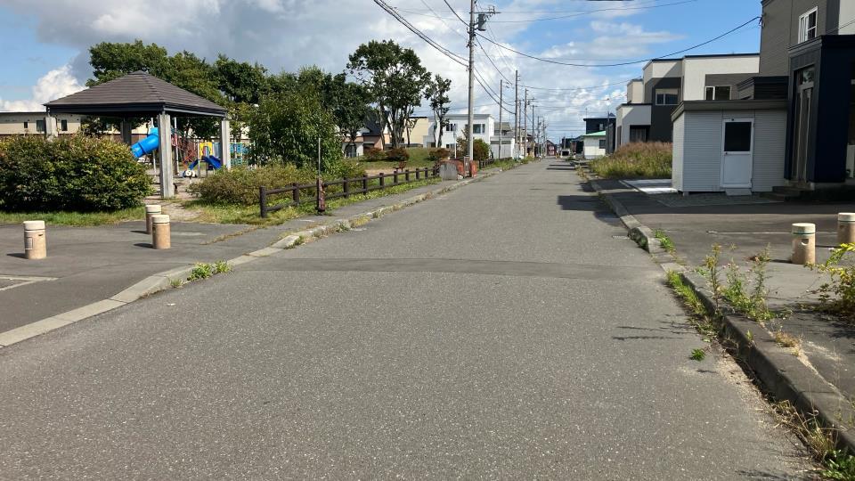 事故現場（27日午前　北海道苫小牧市）