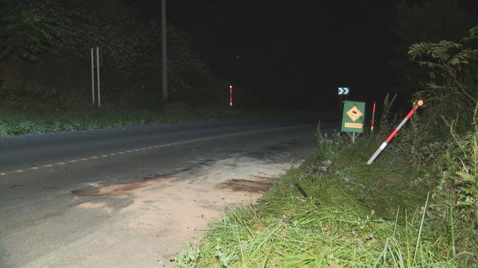 乗用車と軽乗用車が衝突した事故現場（６日夜、美幌町）