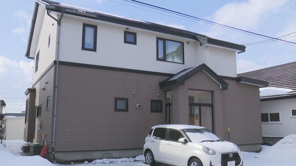 事件があった住宅 (26日　北海道函館市美原5丁目）